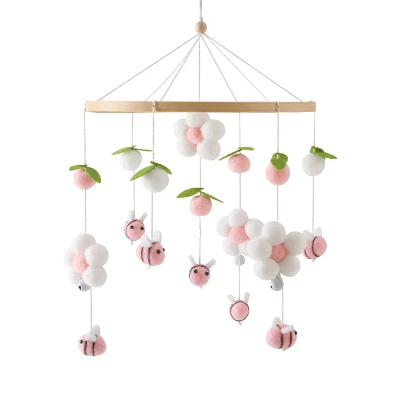 CuddleWood – Houten Baby Mobiel met Viltberen – Wiegdecoratie